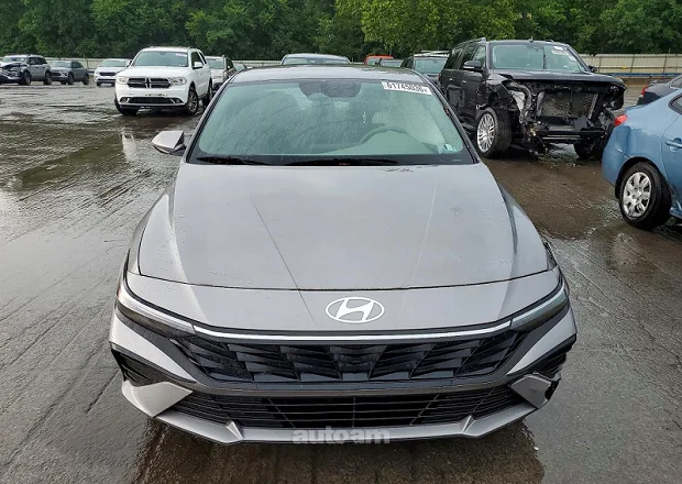 Hyundai Elantra 2025 — լուսանկար 5