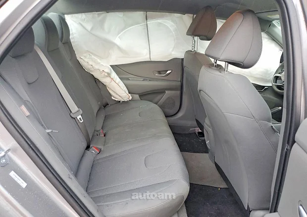 Hyundai Elantra 2025 — լուսանկար 10