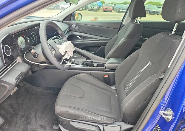 Hyundai Elantra 2023 — լուսանկար 7