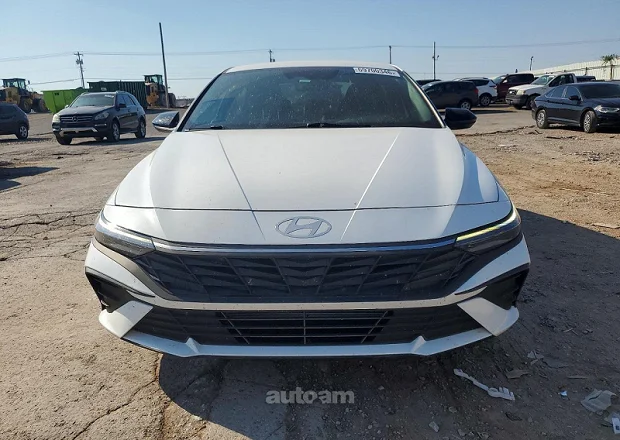 Hyundai Elantra 2025 — լուսանկար 5