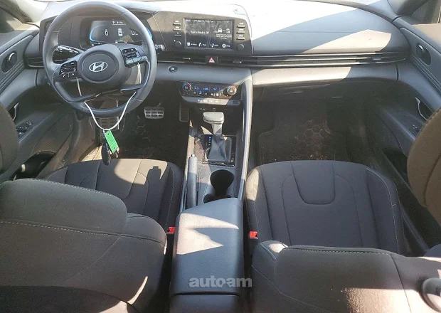 Hyundai Elantra 2025 — լուսանկար 8