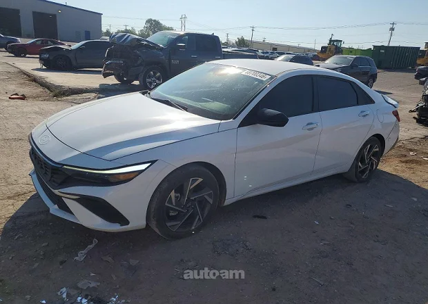 Hyundai Elantra 2025 — լուսանկար 1