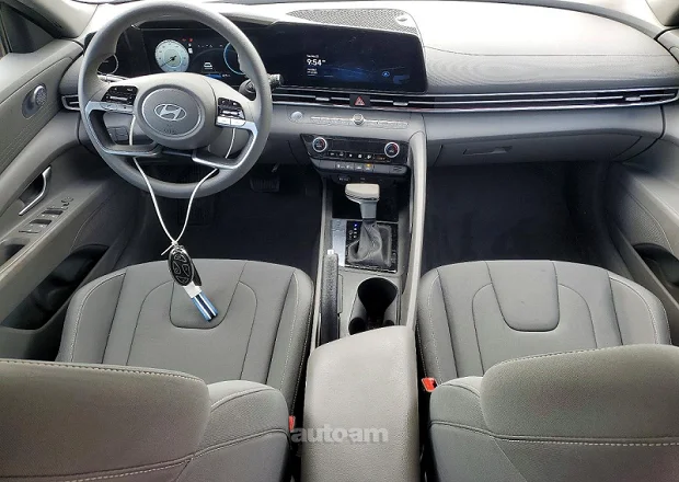 Hyundai Elantra 2024 — լուսանկար 8