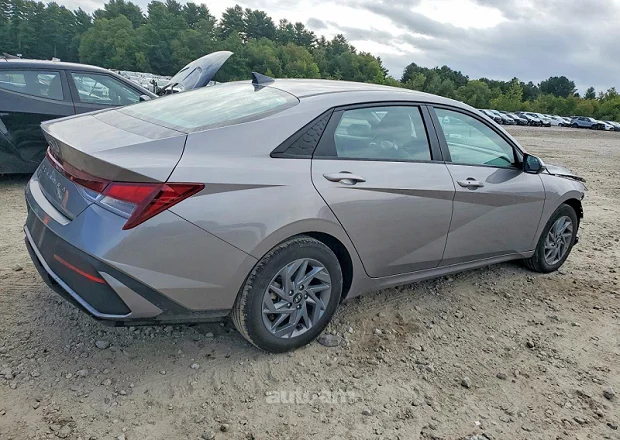 Hyundai Elantra 2024 — լուսանկար 3