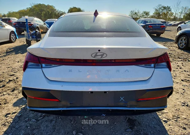 Hyundai Elantra 2025 — լուսանկար 6
