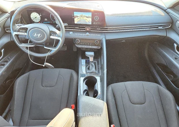 Hyundai Elantra 2025 — լուսանկար 8