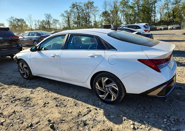Hyundai Elantra 2025 — լուսանկար 2