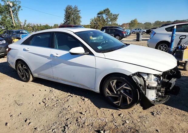 Hyundai Elantra 2025 — լուսանկար 4
