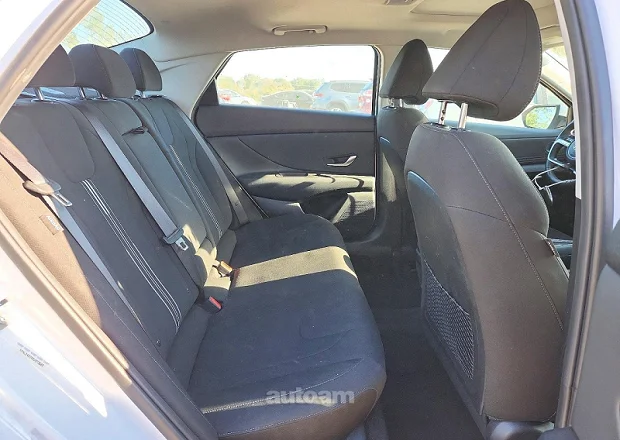 Hyundai Elantra 2025 — լուսանկար 10