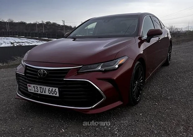 Toyota Avalon 2019 — լուսանկար 1