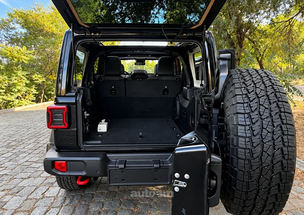 Jeep Wrangler 2023 — լուսանկար 2